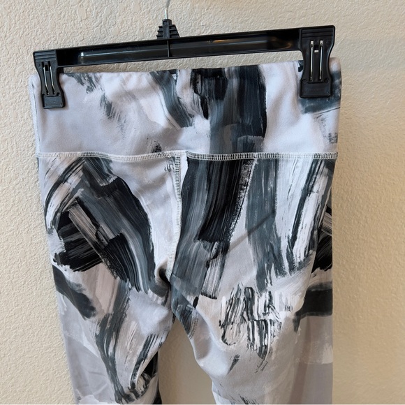 ALO YOGA Airbrush Printed Leggings - Picture 8 of 9